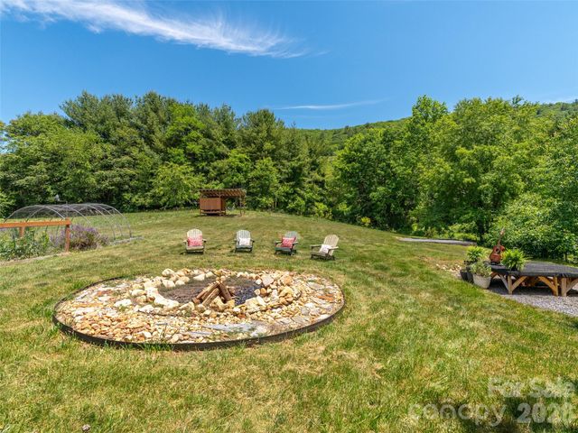 241 Pinners Cove Road, Asheville, NC 28803