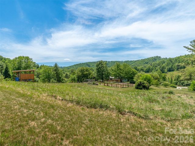 241 Pinners Cove Road, Asheville, NC 28803