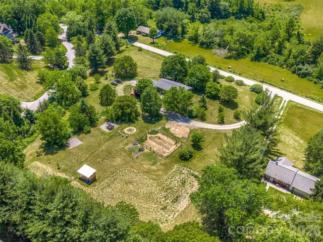 241 Pinners Cove Road, Asheville, NC 28803