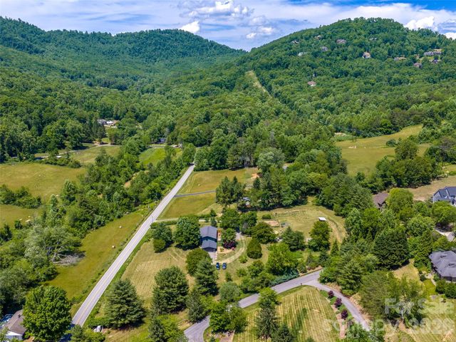241 Pinners Cove Road, Asheville, NC 28803