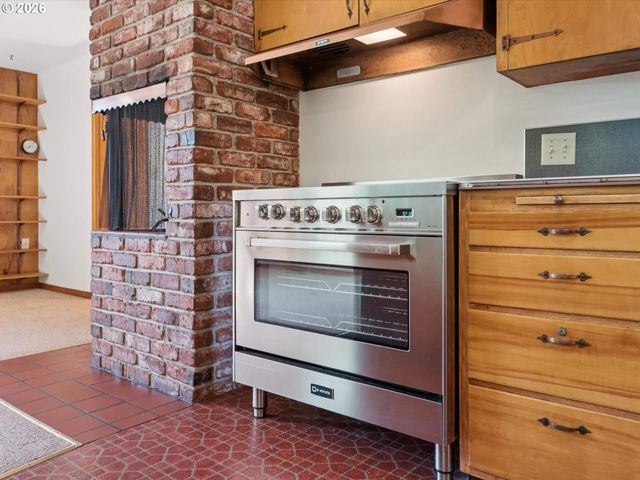 10426 Se LINCOLN Ct, Portland, OR 97216