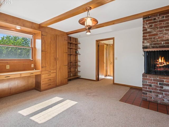 10426 Se LINCOLN Ct, Portland, OR 97216