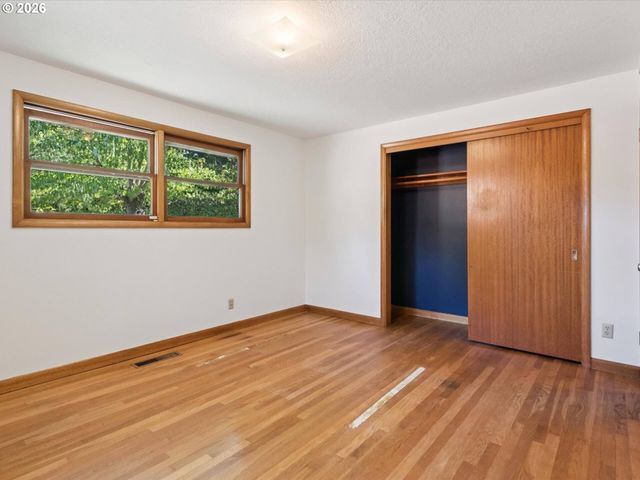 10426 Se LINCOLN Ct, Portland, OR 97216