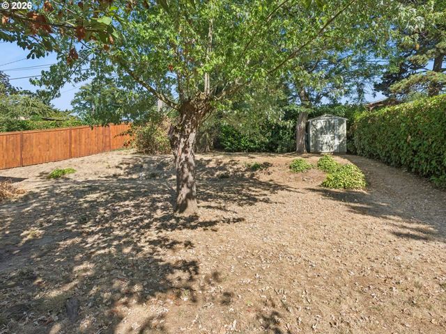 10426 Se LINCOLN Ct, Portland, OR 97216
