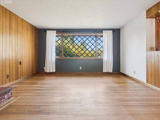 10426 Se LINCOLN Ct, Portland, OR 97216