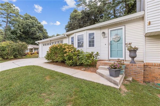3266 Alcazar Drive SW, Lilburn, GA 30047