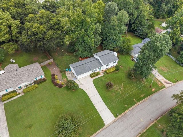 3266 Alcazar Drive SW, Lilburn, GA 30047