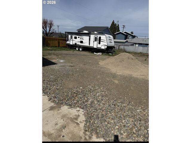 550 19th St, Springfield, OR 97477