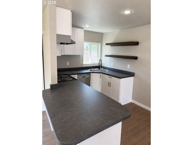 550 19th St, Springfield, OR 97477