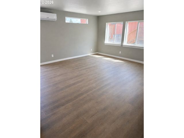 550 19th St, Springfield, OR 97477