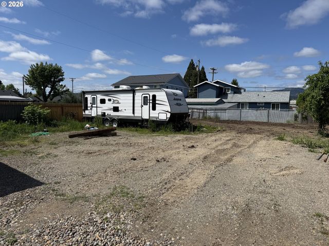 550 19th St, Springfield, OR 97477