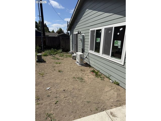 550 19th St, Springfield, OR 97477