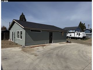 550 19th St, Springfield, OR 97477