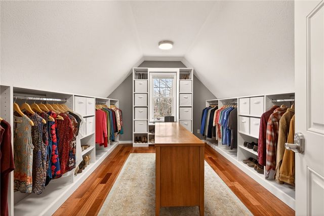 7 La Terra, Penfield, NY 14580