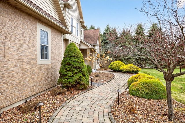 7 La Terra, Penfield, NY 14580