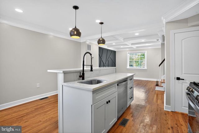 3424 EADS ST NE, Washington, DC 20019