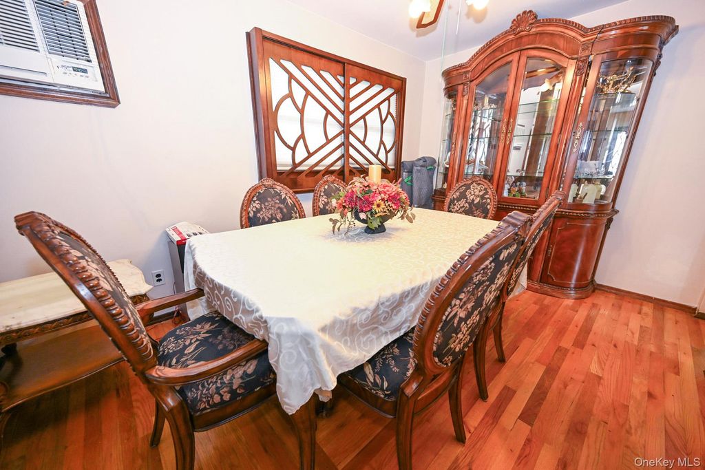 1156 Midway Court, Franklin Square, NY 11010 — photo 5