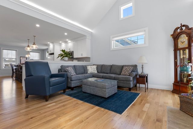 18 Primrose Ln 18, Ipswich, MA 01938