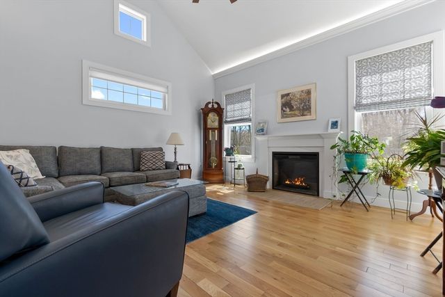 18 Primrose Ln 18, Ipswich, MA 01938