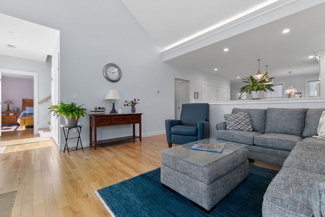 18 Primrose Ln 18, Ipswich, MA 01938