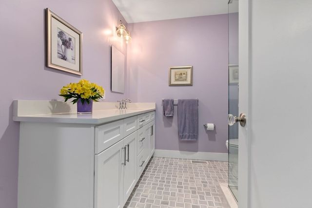 18 Primrose Ln 18, Ipswich, MA 01938