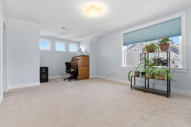 18 Primrose Ln 18, Ipswich, MA 01938