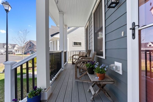 18 Primrose Ln 18, Ipswich, MA 01938