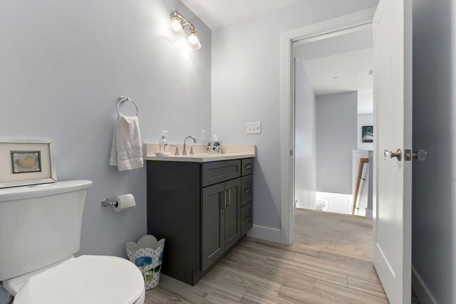 18 Primrose Ln 18, Ipswich, MA 01938