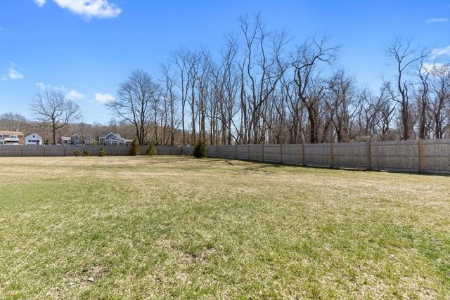 18 Primrose Ln 18, Ipswich, MA 01938