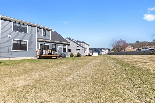 18 Primrose Ln 18, Ipswich, MA 01938