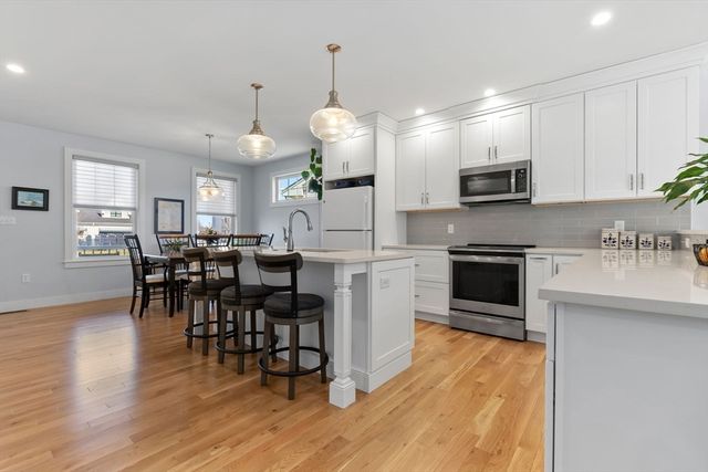 18 Primrose Ln 18, Ipswich, MA 01938