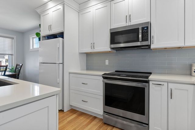 18 Primrose Ln 18, Ipswich, MA 01938