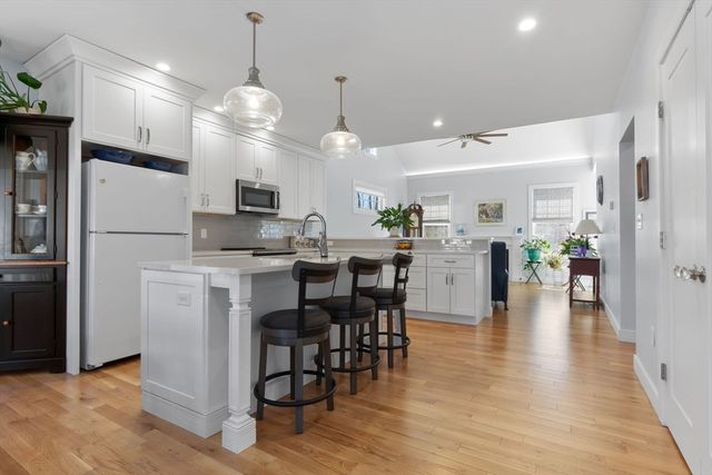 18 Primrose Ln 18, Ipswich, MA 01938