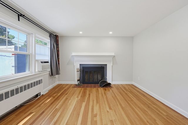 30 Arbor Road, Chelmsford, MA 01863