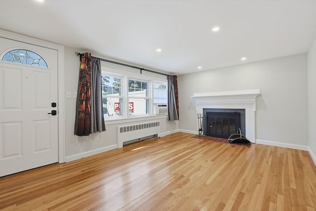 30 Arbor Road, Chelmsford, MA 01863