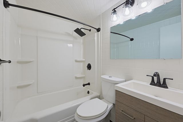 30 Arbor Road, Chelmsford, MA 01863