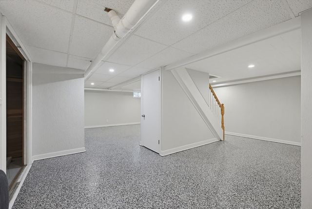 30 Arbor Road, Chelmsford, MA 01863