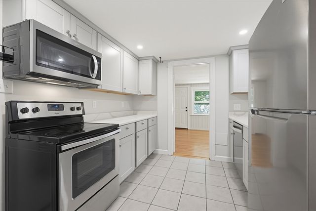 30 Arbor Road, Chelmsford, MA 01863
