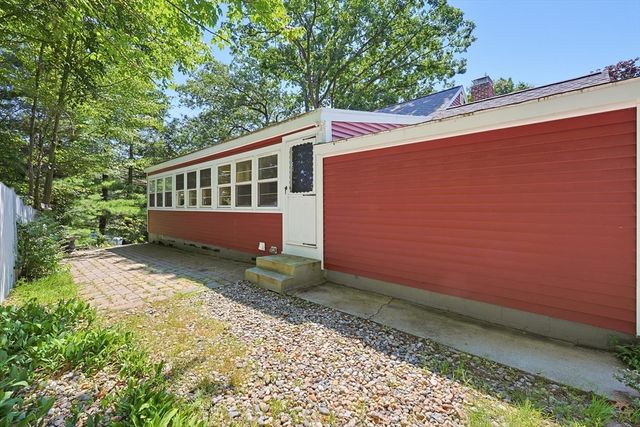 30 Arbor Road, Chelmsford, MA 01863