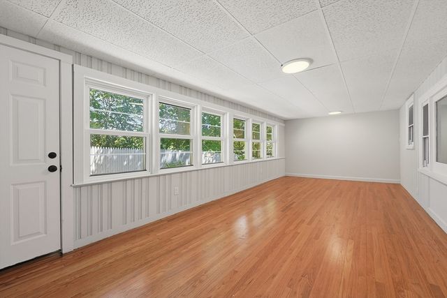 30 Arbor Road, Chelmsford, MA 01863
