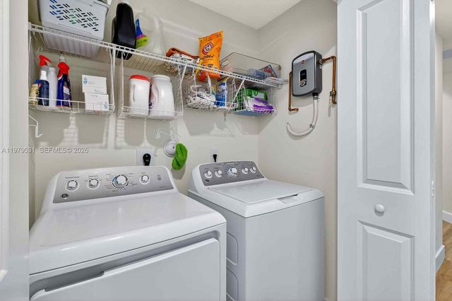 4426 NW 83rd Pkwy ., Doral, FL 33166