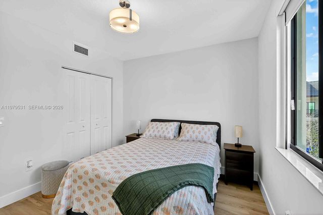 4426 NW 83rd Pkwy ., Doral, FL 33166