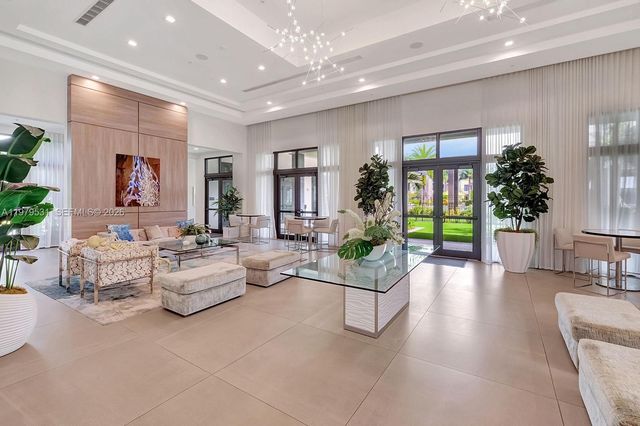 4426 NW 83rd Pkwy ., Doral, FL 33166