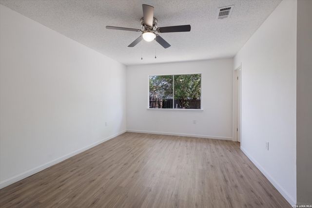 7006 Autumn Chase St, San Antonio, TX 78238