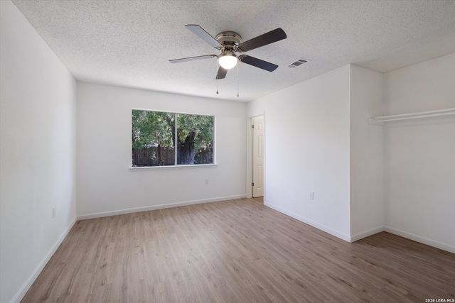 7006 Autumn Chase St, San Antonio, TX 78238