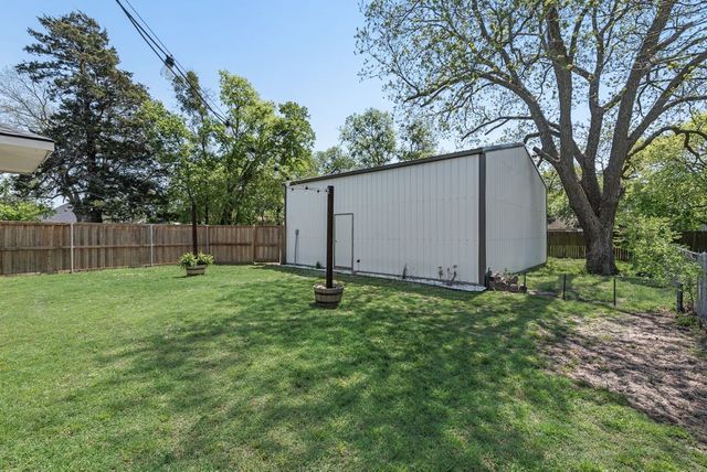 103 Texas Street, Pottsboro, TX 75076