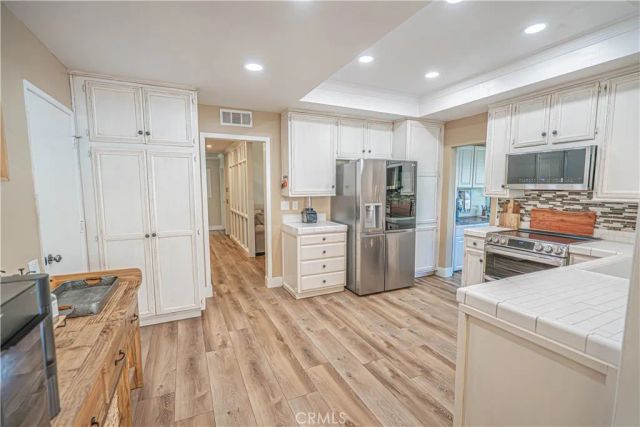 23429 Via Elisandra, Valencia, CA 91355