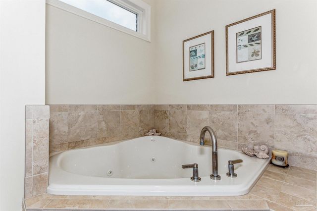 1606 Waters Edge, Pensacola, FL 32507