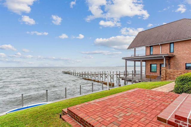 1606 Waters Edge, Pensacola, FL 32507