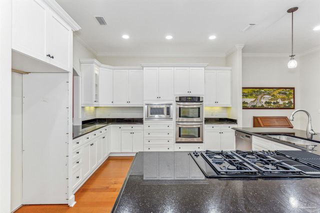 1606 Waters Edge, Pensacola, FL 32507